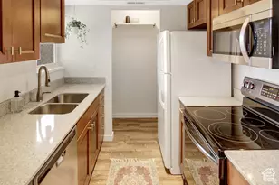 7208 S Station Creek Way, Cottonwood Heights, UT 84047 - Photo 7