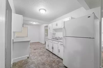 10689 S 2200 W, South Jordan, UT 84095 - Photo 7