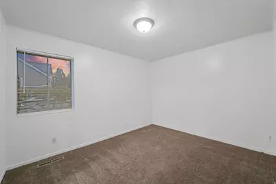 10689 S 2200 W, South Jordan, UT 84095 - Photo 13