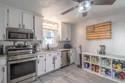 490 N Parkway Ave E, Tooele, UT 84074 - Photo 19