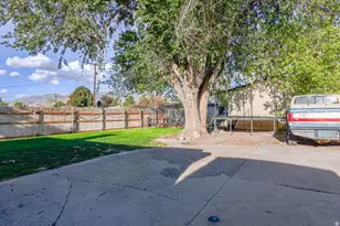 490 N Parkway Ave E, Tooele, UT 84074 - Photo 15