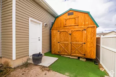 933 S 250 W, Vernal, UT 84078 - Photo 23