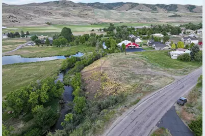 3025 N Morgan Valley Dr, Centerville, UT 84050 - Photo 9