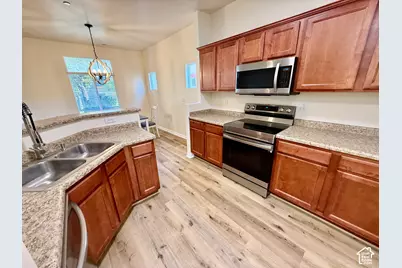 11432 S Oakmond Rd W, South Jordan, UT 84009 - Photo 9