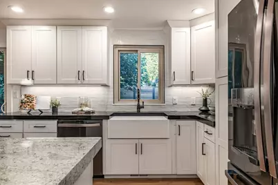 8505 S Kings Cove Dr E, Salt Lake City, UT 84121 - Photo 11