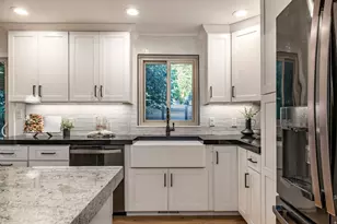 8505 S Kings Cove Dr E, Salt Lake City, UT 84121 - Photo 11