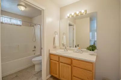4623 S Blossom, Roy, UT 84067 - Photo 11