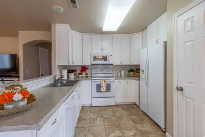 4623 S Blossom, Roy, UT 84067 - Photo 5