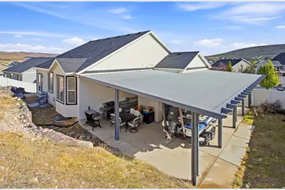 7559 N Riva Ridge Rd, Eagle Mountain, UT 84005 - Photo 27