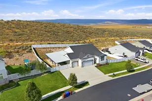7559 N Riva Ridge Rd, Eagle Mountain, UT 84005 - Photo 25