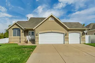 722 W 2175 N, Layton, UT 84041 - Photo 1