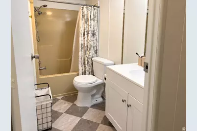 139 W Blisswood Cir, Midvale, UT 84047 - Photo 23