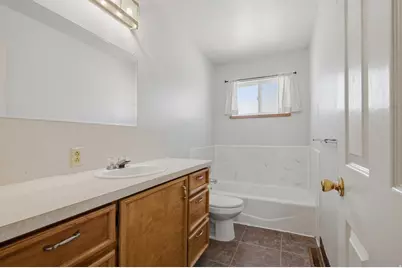 90 Center St, Meadow, UT 84644 - Photo 15