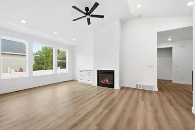 489 E 7800 S, Midvale, UT 84047 - Photo 7