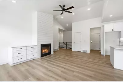 489 E 7800 S, Midvale, UT 84047 - Photo 5