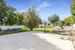 533 W Valley Dr N, Centerville, UT 84014 - Photo 33