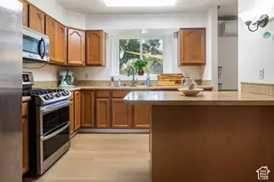 533 W Valley Dr N, Centerville, UT 84014 - Photo 9