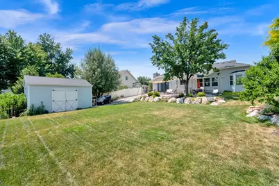 533 W Valley Dr N, Centerville, UT 84014 - Photo 5