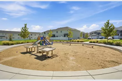 5113 E Lakefield Dr, Eagle Mountain, UT 84005 - Photo 31