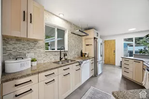 3779 S 2000 E, Salt Lake City, UT 84109 - Photo 11
