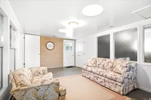 3669 S Kimbary Cir, Salt Lake City, UT 84109 - Photo 3