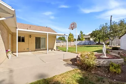 3669 S Kimbary Cir, Salt Lake City, UT 84109 - Photo 27