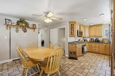 2960 E La Joya Dr S, Holladay, UT 84124 - Photo 7