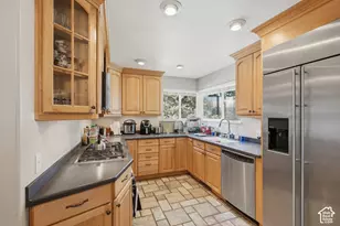 2960 E La Joya Dr S, Holladay, UT 84124 - Photo 11