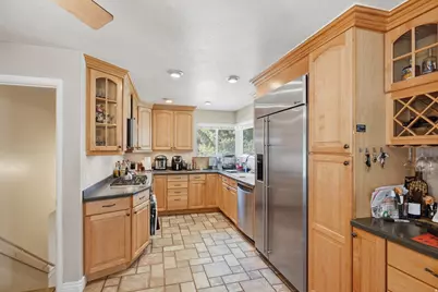 2960 E La Joya Dr S, Holladay, UT 84124 - Photo 9