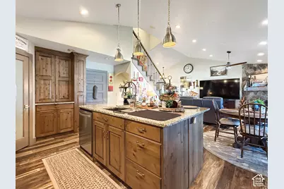 4863 Jacquelyn Park Ln, Ogden, UT 84401 - Photo 11