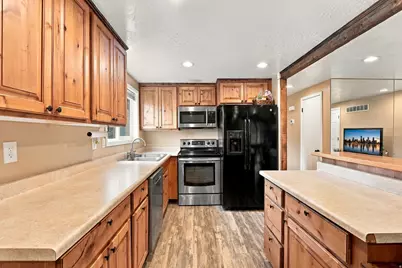 1185 E Cottonwood Dr #61, Sandy, UT 84094 - Photo 13