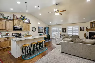 482 Hyde Park Ln, Kaysville, UT 84037 - Photo 3