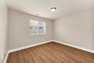 413 S 1250 E, Hyrum, UT 84319 - Photo 9