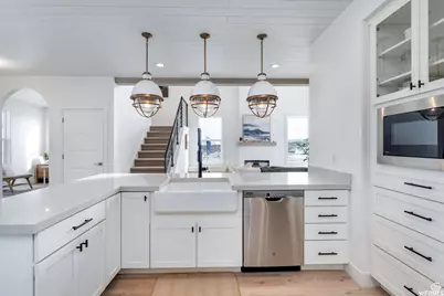 7576 S Clipper Hill Rd W #401, West Jordan, UT 84081 - Photo 9