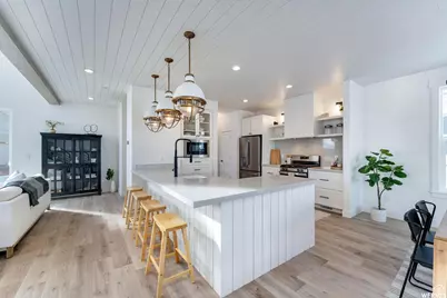 7576 S Clipper Hill Rd W #401, West Jordan, UT 84081 - Photo 7