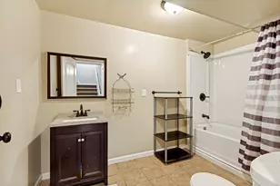 3075 S Crews Ct, West Valley, UT 84120 - Photo 17
