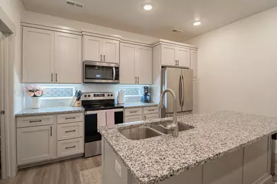 461 E 690 S #127, Clearfield, UT 84015 - Photo 3