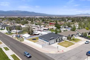 886 S Cambridge Cir E, Tooele, UT 84074 - Photo 35