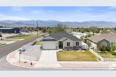 886 S Cambridge Cir E, Tooele, UT 84074 - Photo 41