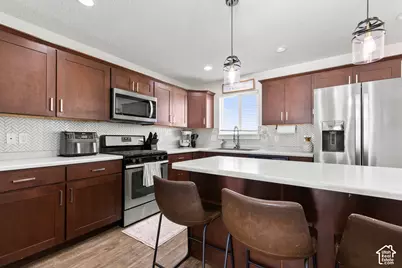 886 S Cambridge Cir E, Tooele, UT 84074 - Photo 9