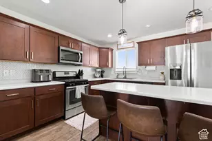 886 S Cambridge Cir E, Tooele, UT 84074 - Photo 9