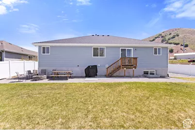 886 S Cambridge Cir E, Tooele, UT 84074 - Photo 31