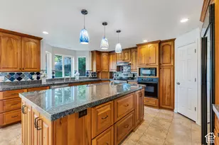 875 E 400 N, Lindon, UT 84042 - Photo 11