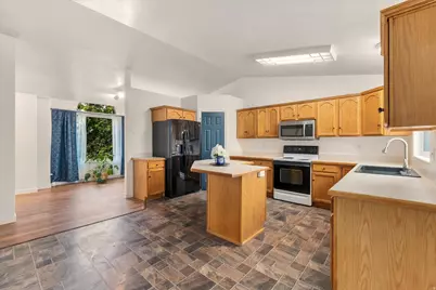 1598 N 2530 W, Clinton, UT 84015 - Photo 13