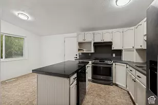 1346 Marilyn Dr, Syracuse, UT 84075 - Photo 3