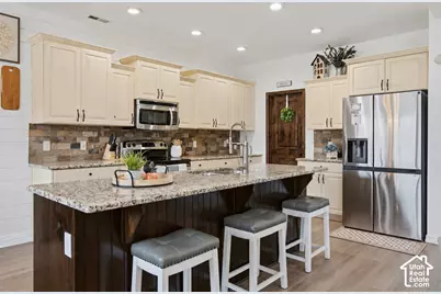 2089 S Bullrush Pkwy, Lehi, UT 84043 - Photo 7