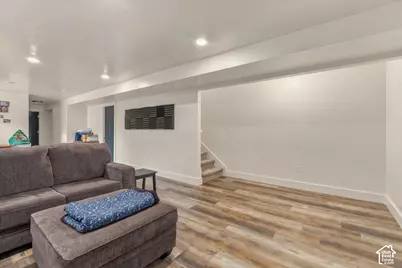952 E 100 N, Hyde Park, UT 84318 - Photo 7
