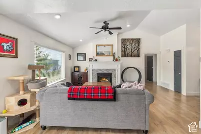 952 E 100 N, Hyde Park, UT 84318 - Photo 5