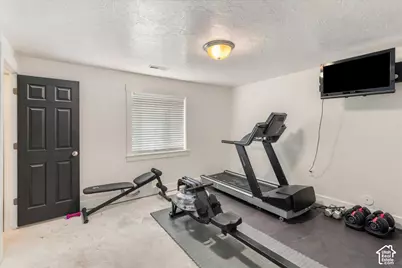 952 E 100 N, Hyde Park, UT 84318 - Photo 29