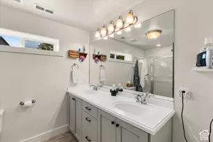 952 E 100 N, Hyde Park, UT 84318 - Photo 25